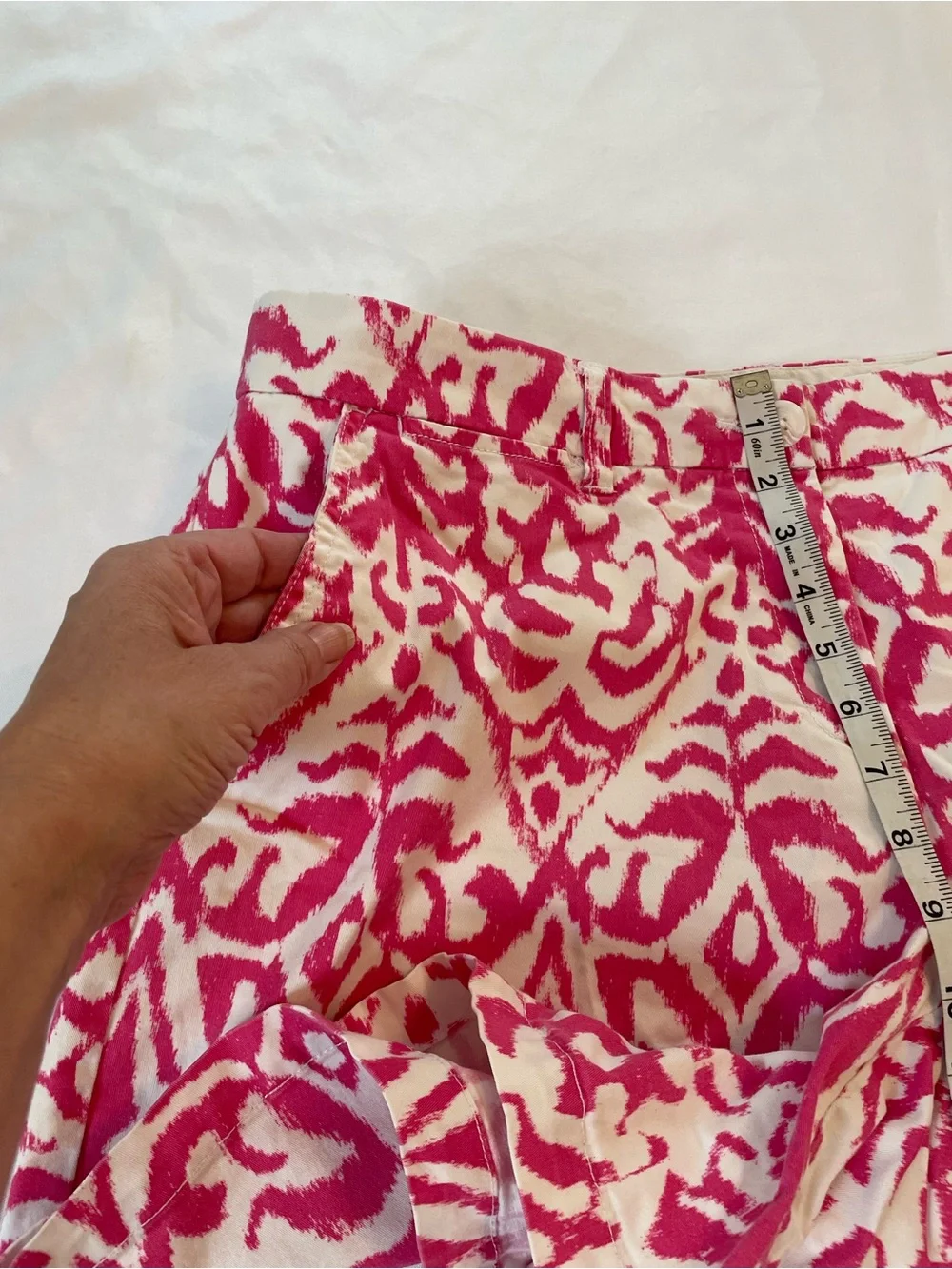 Crown & Ivy Pink and White Patterned Casual Shorts Front & Back Pockets Size 16W